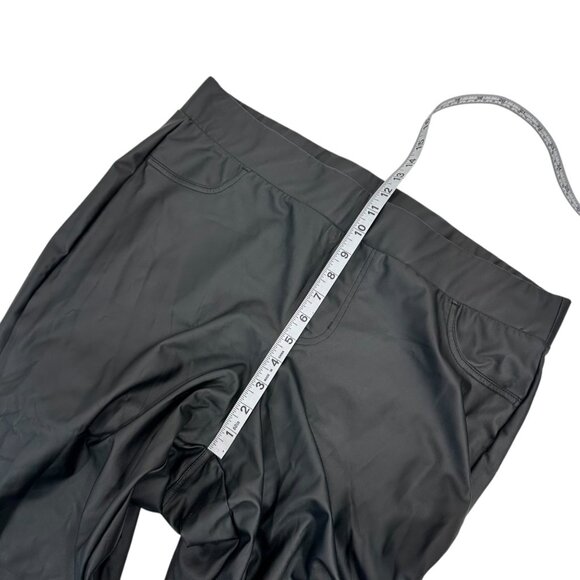 Torrid Black Faux Leather Stretch Jegging Pant Women SZ 2 High-Rise Back Pockets - Picture 6 of 11